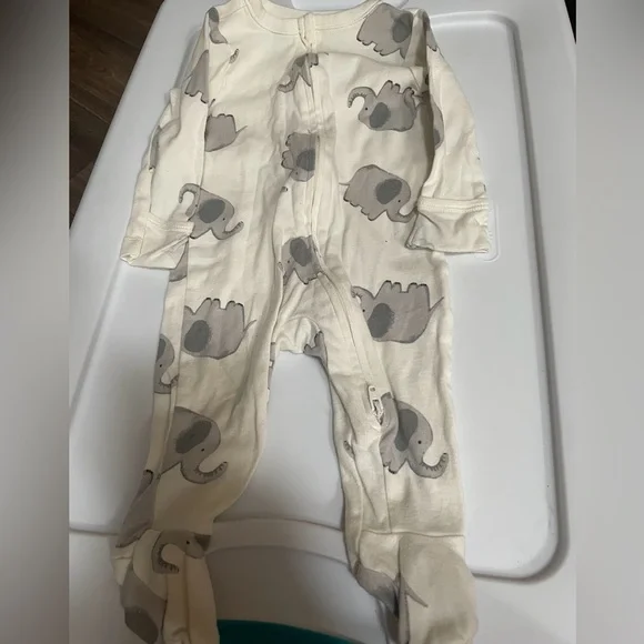 Old Navy Sleepers - Picture 3 of 4